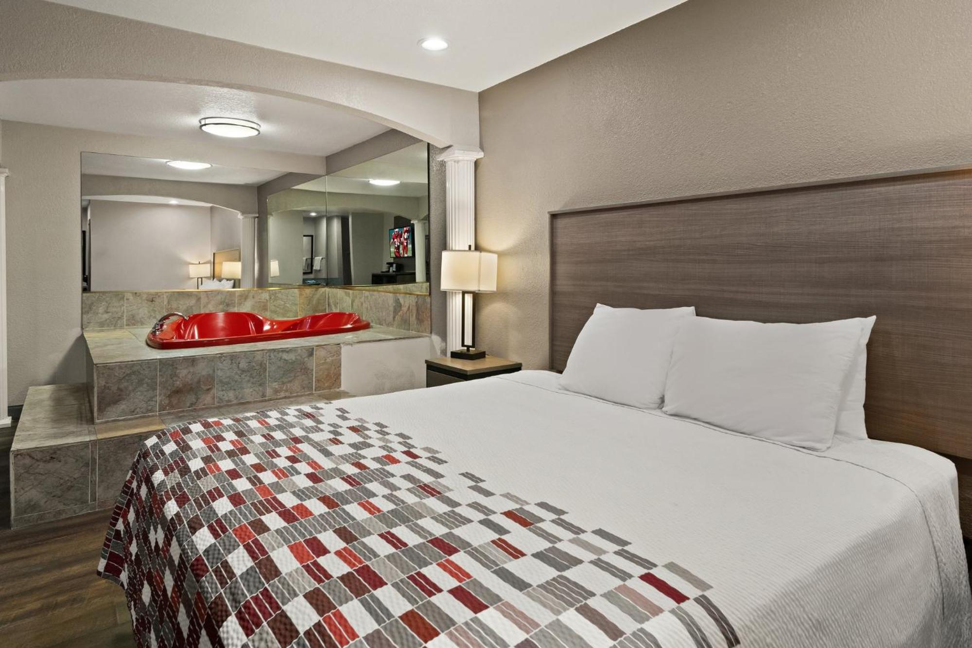 Red Roof Inn & Suites Irving - Dfw Airport South Extérieur photo