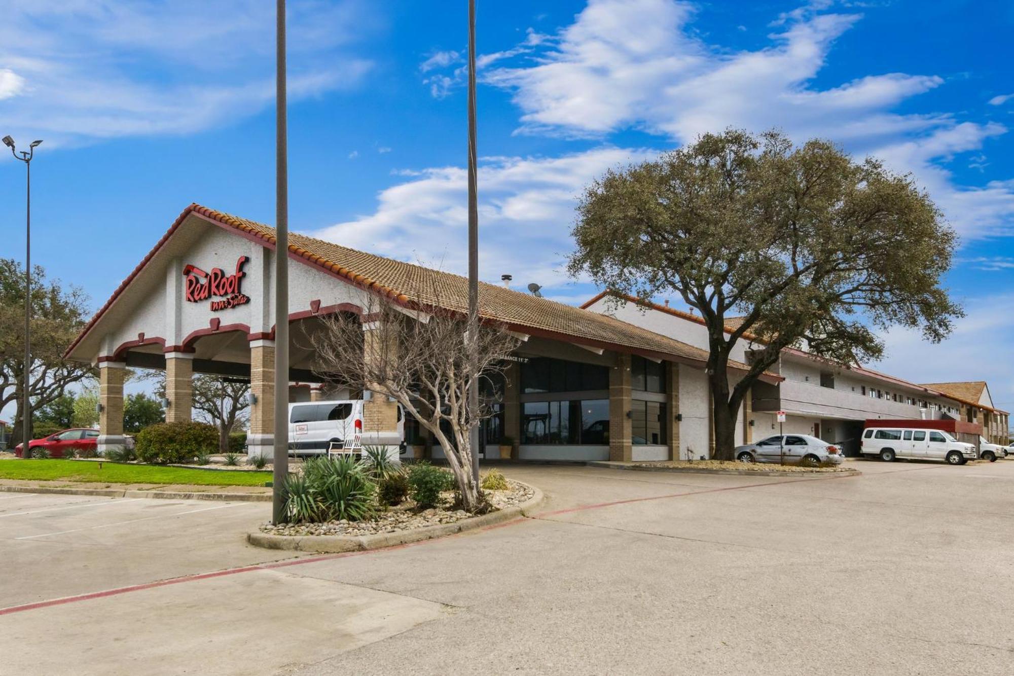 Red Roof Inn & Suites Irving - Dfw Airport South Extérieur photo
