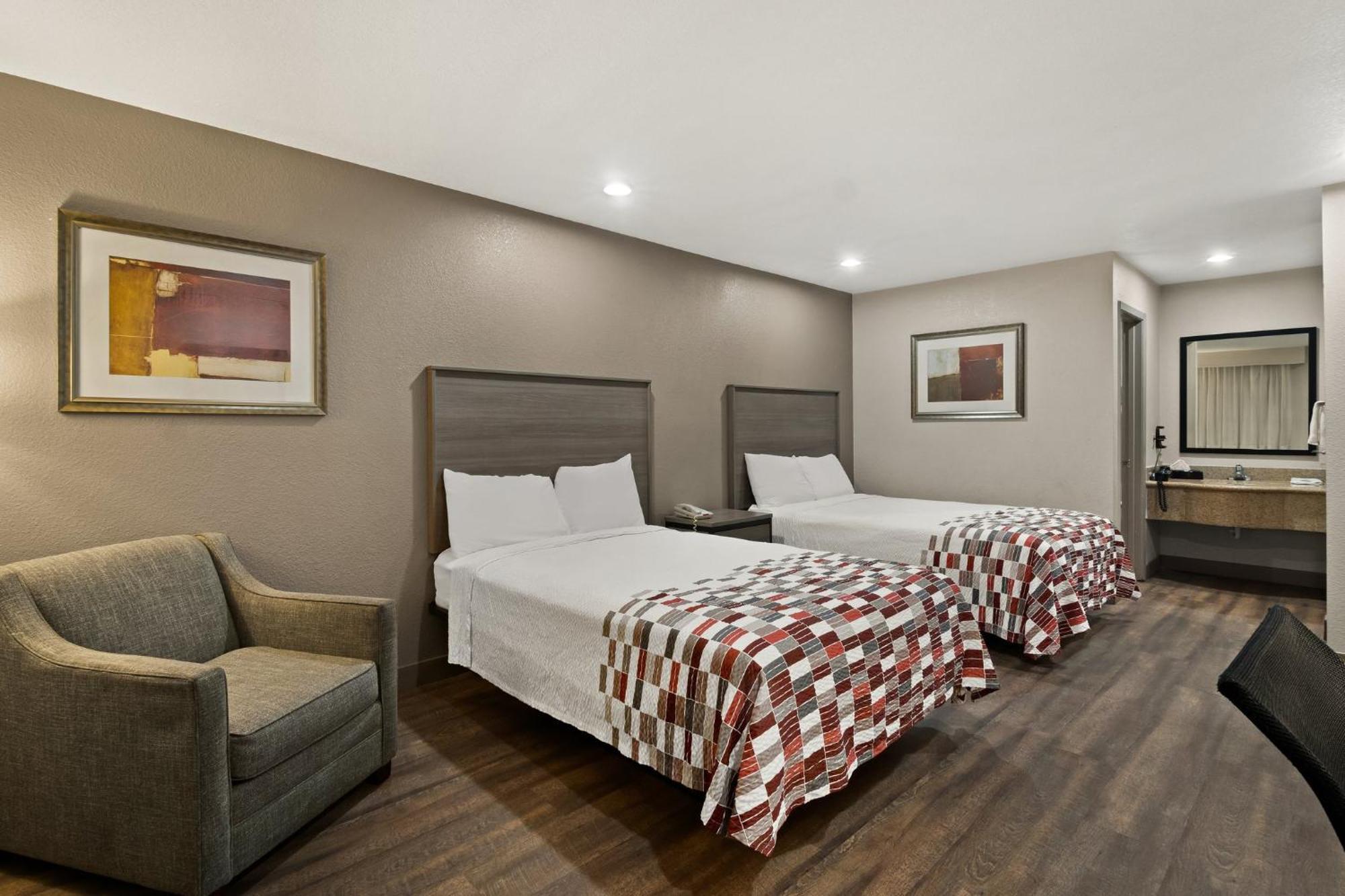 Red Roof Inn & Suites Irving - Dfw Airport South Extérieur photo