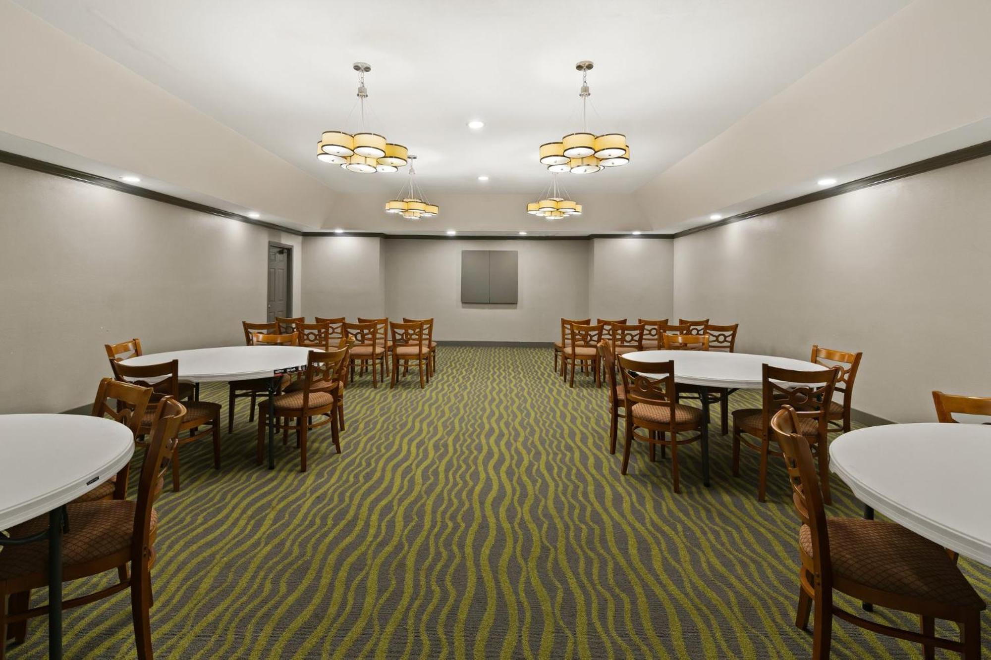 Red Roof Inn & Suites Irving - Dfw Airport South Extérieur photo